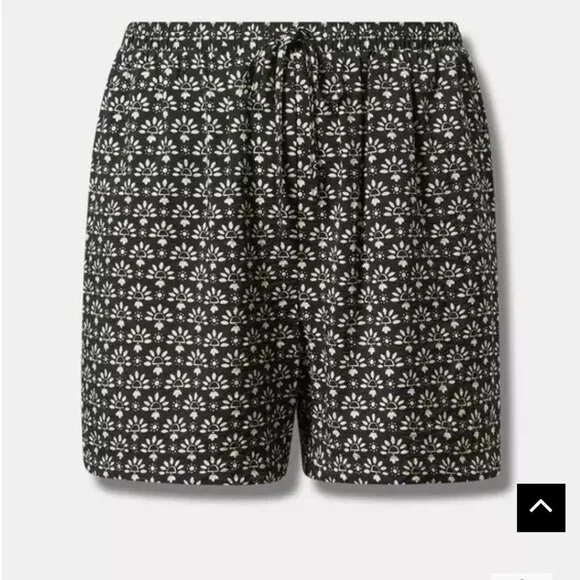 Torrid pull-on drawstring short Size 0 - Picture 3 of 3